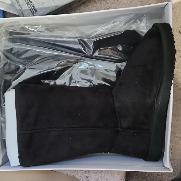 Black winter boots - Picture 1 of 2